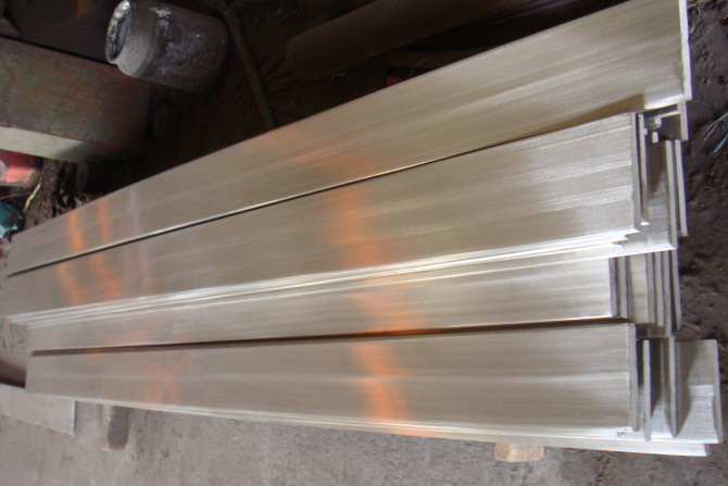天津热镀锌扁钢生产多年-价格低廉